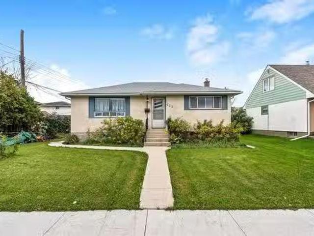 House for sale in East St. Paul, Manitoba