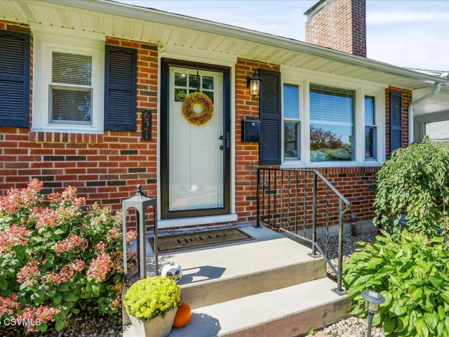 House for sale in Lewisburg, Union County