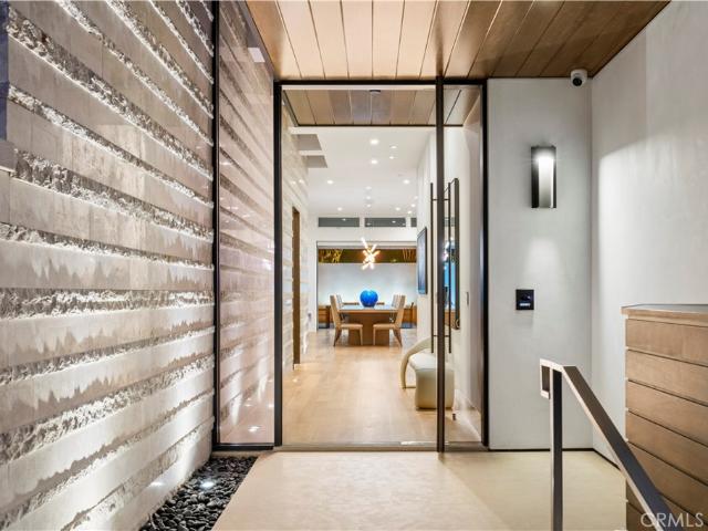House for sale in Irvine Terrace, Newport Beach
