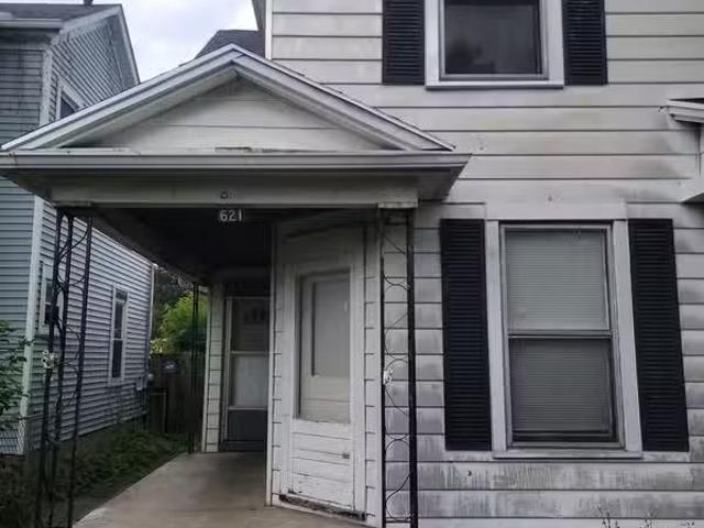 Condo for rent in Dayton