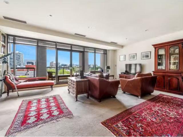 Apartment for rent in Carlton