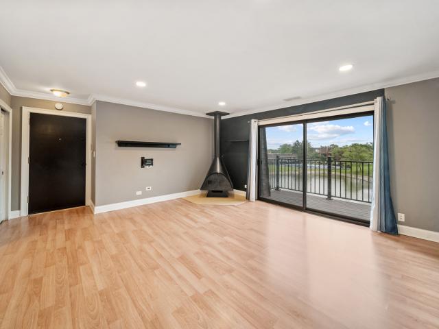 Condo for sale in Schaumburg, Illinois