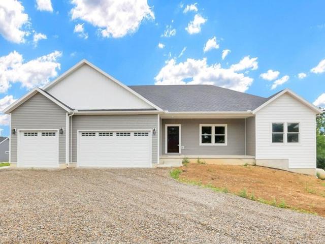 House for sale in Hopewell, Ohio