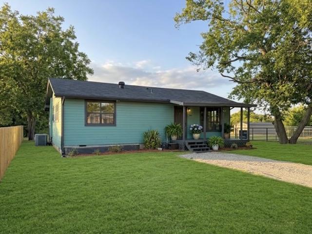 House for sale in Kemp, Texas