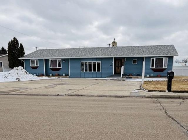 House for sale in Plentywood, Montana
