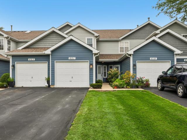 Townhouse for sale in Mundelein, Illinois