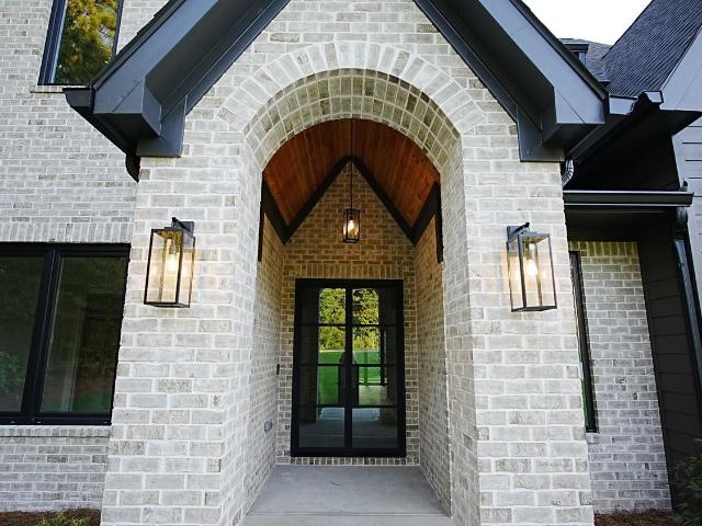 House for sale in Flowery Branch, Georgia