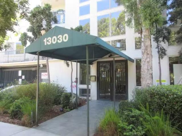 Condo for rent in North Hollywood, Studio City Neighborhood Council District