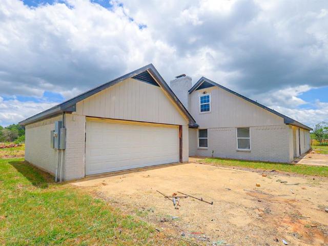 House for sale in Navarro, Texas