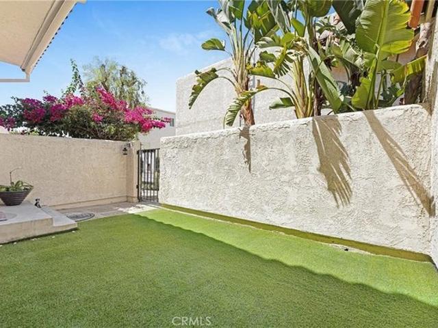 Townhouse for sale in Woodland Hills-Warner Center Neighborhood Council District, Canoga Park