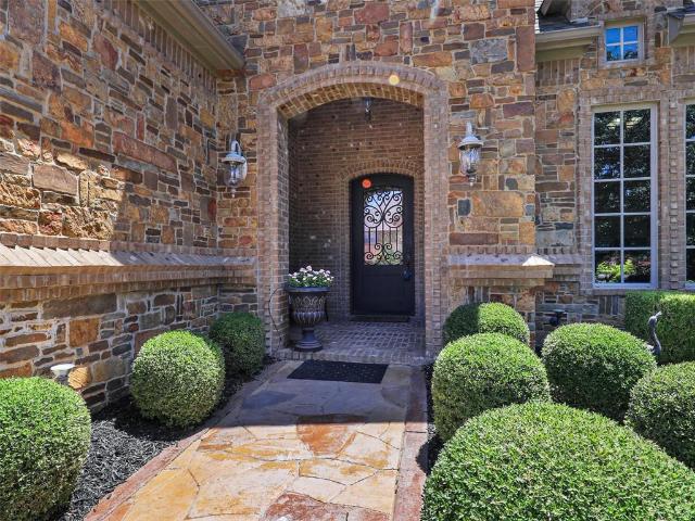 House for sale in Colleyville