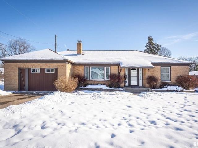 House for sale in Moline, Illinois