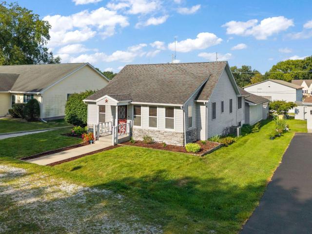 House for sale in Demotte, Indiana
