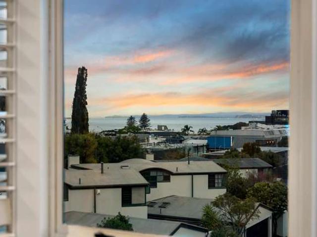 House for sale in Takapuna