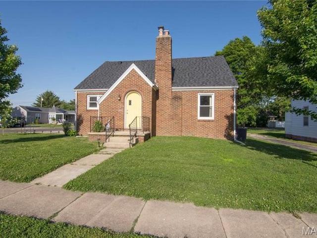House for sale in Vandalia, Illinois