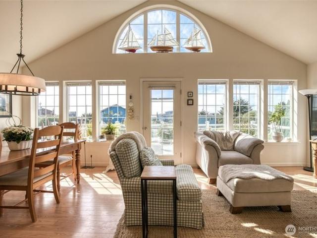 House for sale in Ocean Shores, Washington