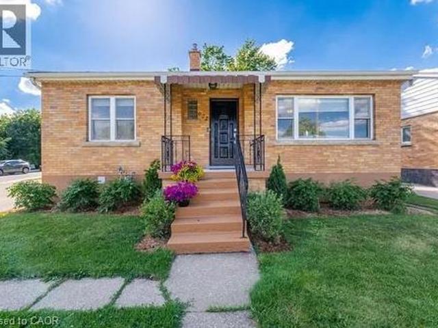 House for sale in Ancaster, Ontario
