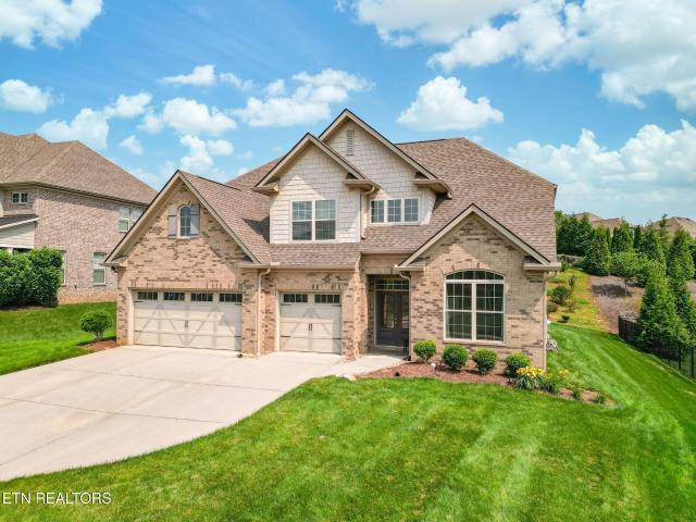 House for sale in Farragut
