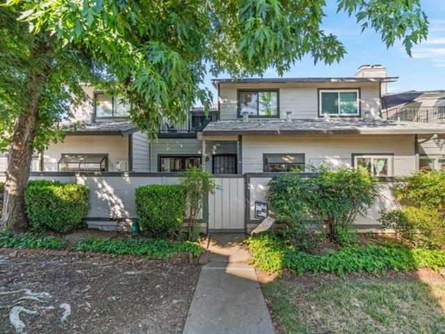 Townhouse for sale in Carmichael, California