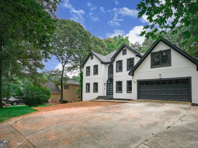 House for sale in Flowery Branch, Georgia