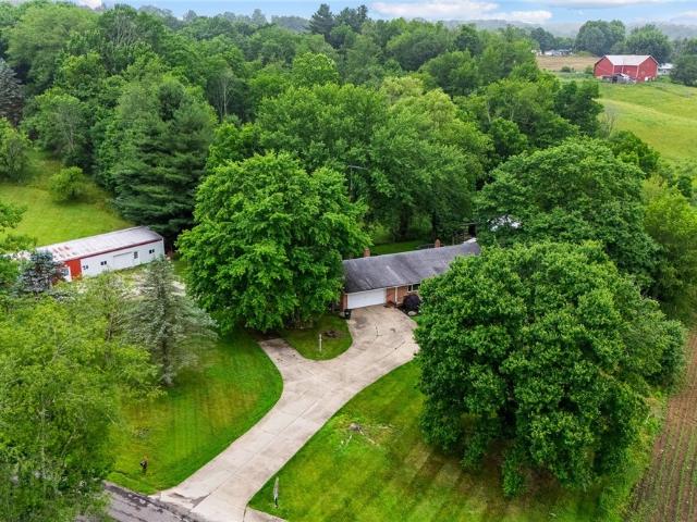 House for sale in Homeworth, Ohio