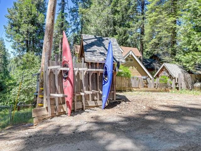 House for sale in Pollock Pines, California