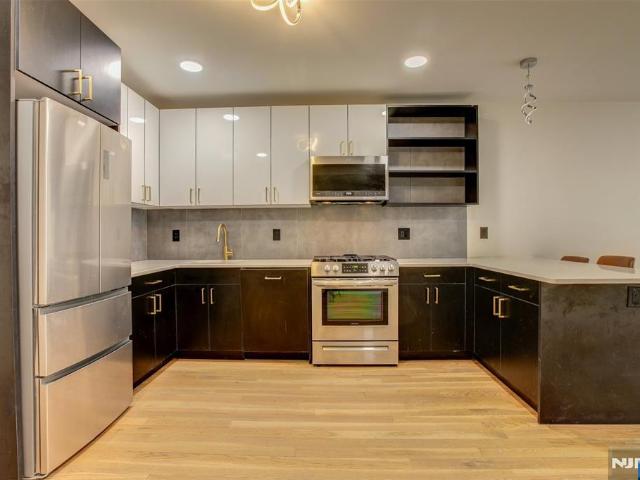 House for sale in Hudson, New Jersey