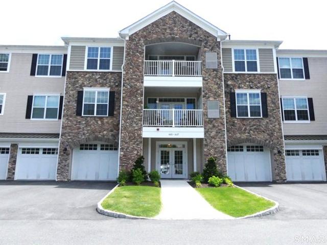 Condo for sale in Newtown, Western Connecticut Planning Region