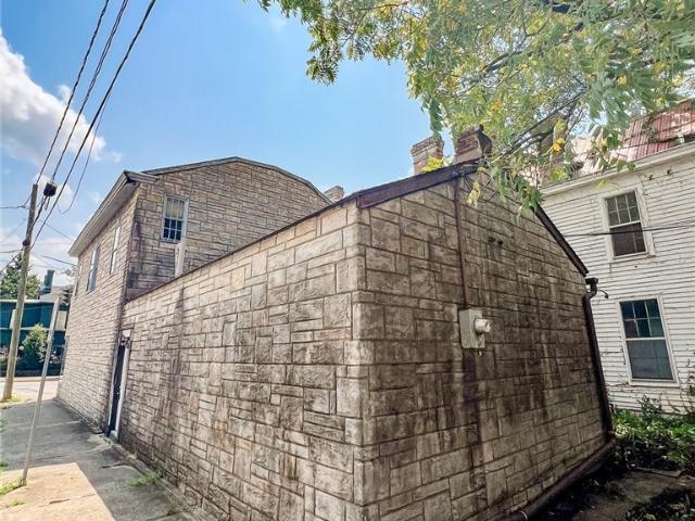House for sale in New Albany, Indiana