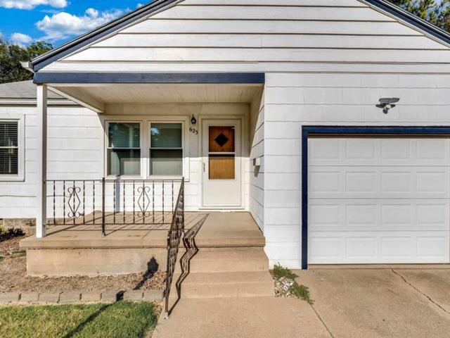 House for sale in Newton, Harvey County