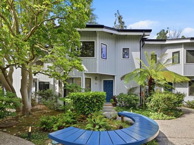 Townhouse for sale in San Mateo, California