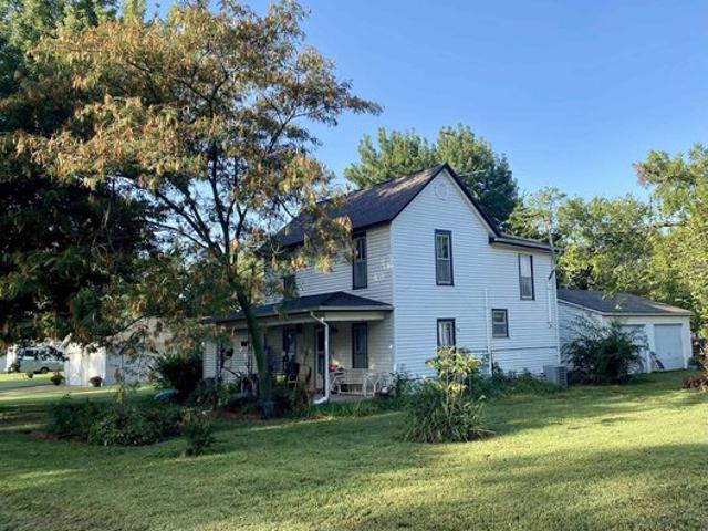 House for sale in Belle Plaine, Sumner County