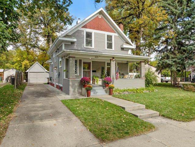 House for sale in Downtown, Minot