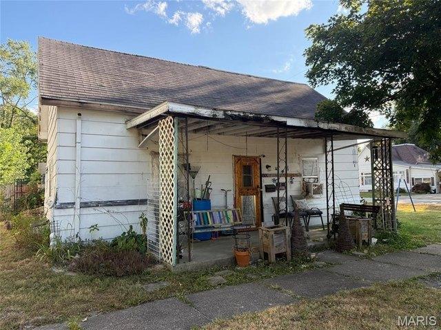 House for sale in Saint Elmo, Illinois