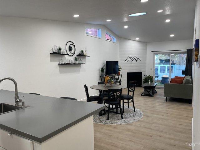 Townhouse for sale in Almondwood Townhouses, Boise