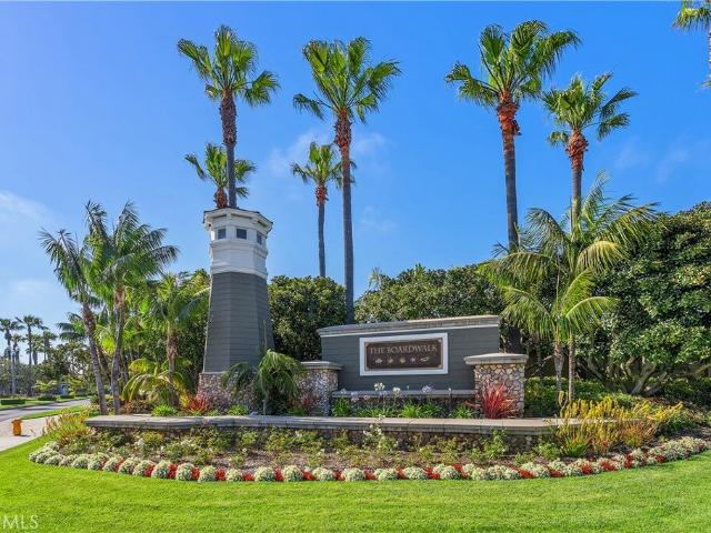 Townhouse for sale in Huntington Beach