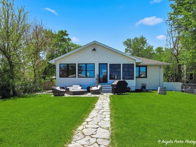 House for sale in Mchenry, Illinois
