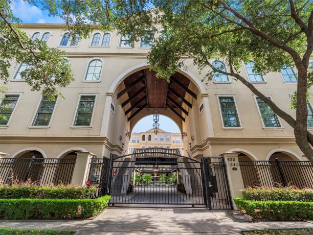 Townhouse for sale in Houston