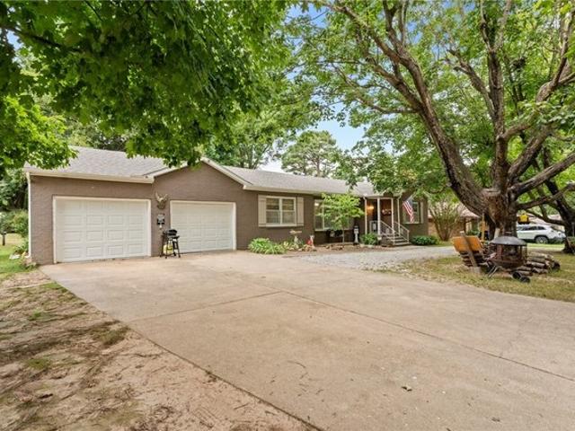 House for sale in Ark