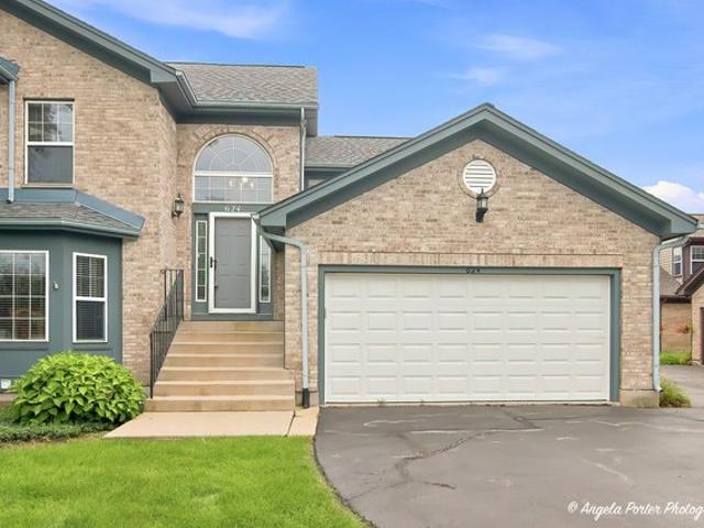 Condo for sale in Mchenry, Illinois