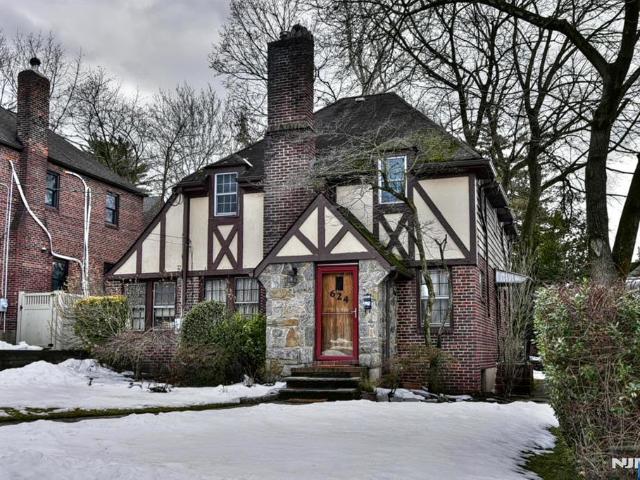 House for sale in Teaneck, New Jersey