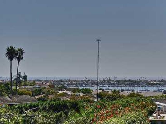House for sale in Corona Del Mar, California