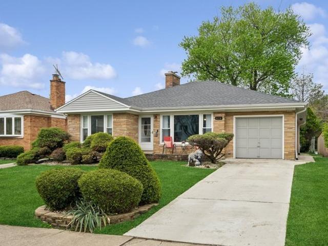 House for sale in La Grange, Illinois