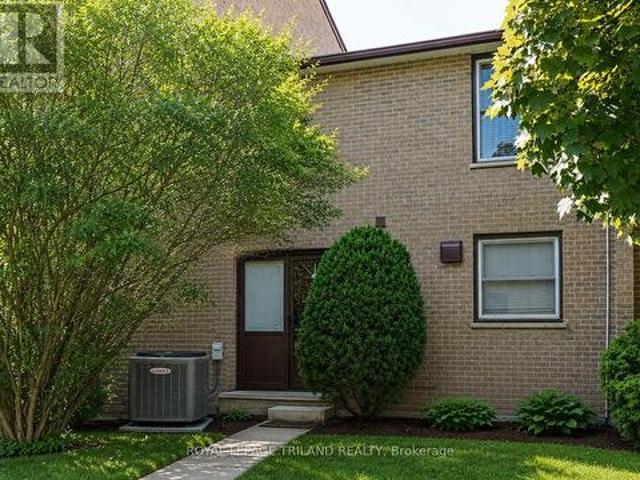 Townhouse for sale in Arva, Ontario