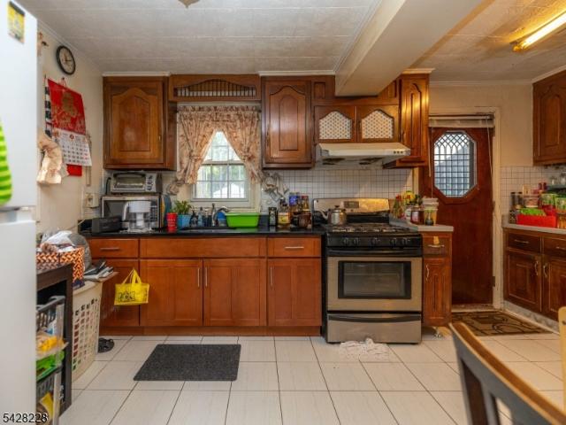 House for sale in Elizabeth, New Jersey