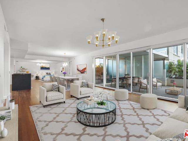 Condo for sale in Canoga Park, California