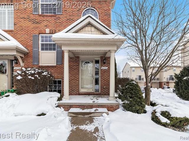 Townhouse for sale in Cheshire Park, Independence Charter Township