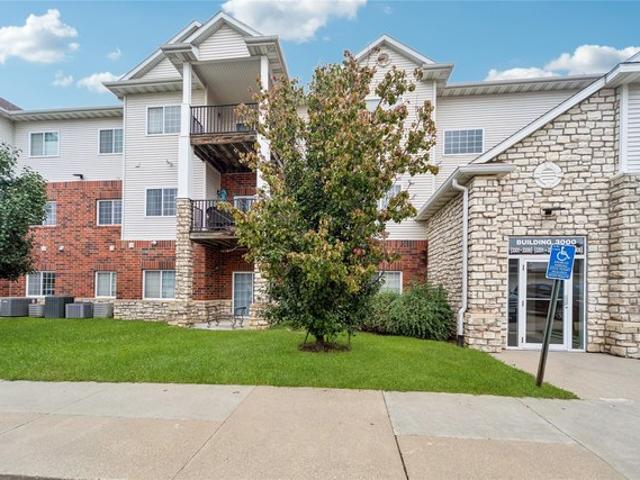 Condo for sale in West Des Moines, Polk County