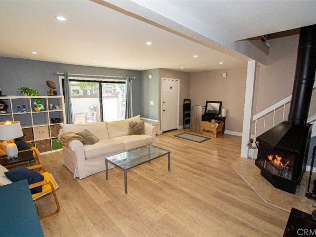Townhouse for sale in Woodland Hills-Warner Center Neighborhood Council District, Canoga Park