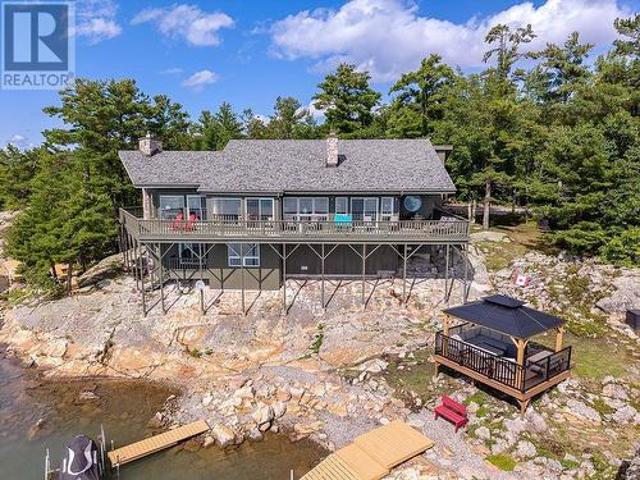 House for sale in Ontario